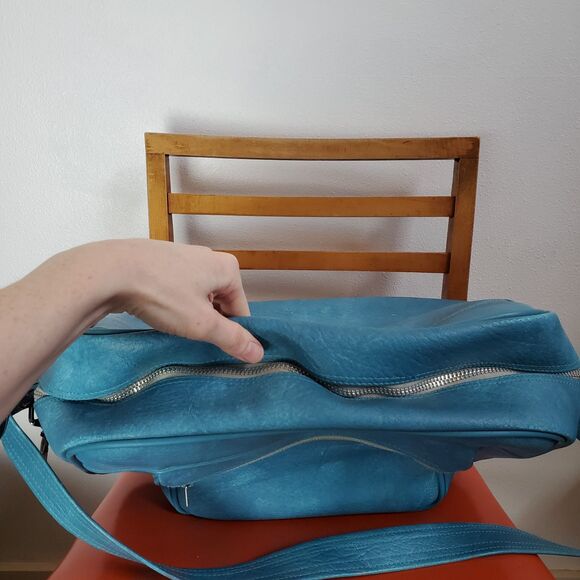 Vintage 60s Escort Blue Naugahyde Travel Bag - Picture 5 of 10